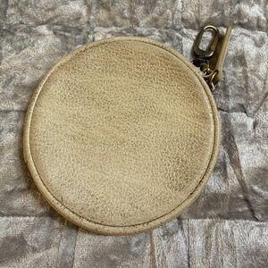 HOBO Round Leather Coin Purse / Pouch – Cream / Sand Metallic